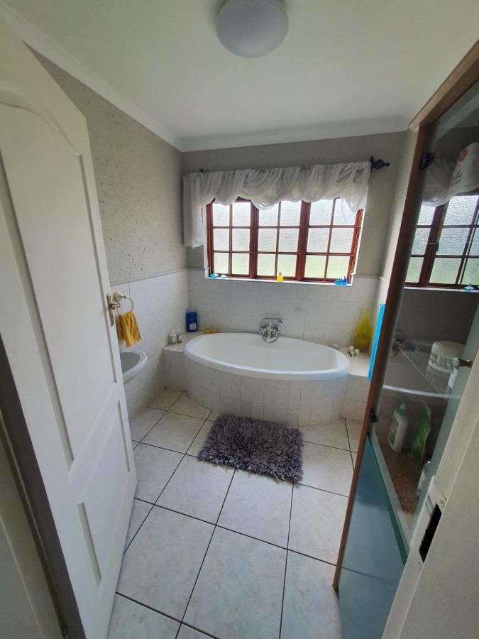 Life Tours & Accommodation Boksburg Zewnętrze zdjęcie